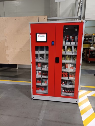 Nowoczesny warsztat pod pełną kontrolą. Automaty vendingowe przejmują zarządzanie materiałami